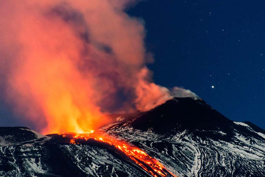 Death toll in Chile forest fire reaches to more than hundred, many people become homeless 