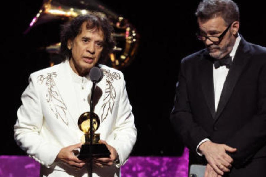 জ়াকিরের সঙ্গে বিজয়ী হয়েছেন ভারতীয় বংশীবাদক রাকেশ চৌরাসিয়া। এখনও পর্যন্ত তিনটি গ্র্যামি জিতেছেন জ়াকির। রাকেশের সাফল্যের মুকুটেও জ্বলজ্বল করছে দু’টি গ্র্যামি পুরস্কার।