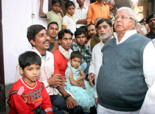 প্রত্যেক রাজনৈতিক দলকে প্রচারের সময়ে শিশুশ্রম প্রতিরোধ আইন, ১৯৮৬ (সিএলপিআর) মেনে চলতে হবে। ওই আইনে যা যা বলা রয়েছে, কড়া ভাবে তা মেনে চলতে হবে, নির্দেশ কমিশনের।