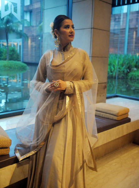 ছবির নাম ‘ক্রিমিনাল’। এই ছবিতে কুমার শানুর কণ্ঠে ‘তুম মিলে’ গানটি এখনও সমান জনপ্রিয়। ছবিতে নার্গাজুনের স্ত্রীয়ের চরিত্রে দেখা যায় মনীষাকে। 