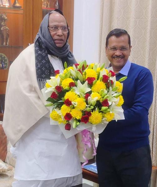 প্রসঙ্গত এই ভোটে জয় নিয়ে আশাবাদী ছিল ‘ইন্ডিয়া’ জোট। বিরোধীদের তরফে দাবি করা হয়েছিল, ৮ বছর পরে তারা চণ্ডীগড় পুরনিগমকে বিজেপিমুক্ত করবে।