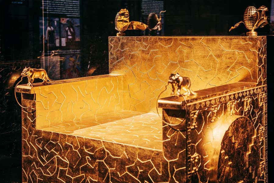 চুক্তি অনুযায়ী ফ্রান্সিসকোকে ঘরভর্তি ধনরত্ন দান করেছিলেন আতাহুয়ালপা। কিন্তু লোভের ফাঁদে পা দিয়ে ফেলেছিলেন পিজ়ারো। ইনকা সভ্যতার সমস্ত সম্পত্তি অধিকার করতে চেয়েছিলেন তিনি। ১৫৩৩ সালে আতাহুয়ালপাকে হত্যা করেন পিজ়ারো।