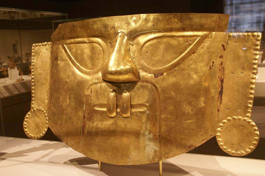 হাজার হাজার কিলোগ্রাম সোনা পেয়েছিলেন পিজ়ারো। তাঁর সেনাদের মধ্যে সেই সোনা ভাগ করে দিয়েছিলেন তিনি। ইতিহাসবিদদের দাবি, সবচেয়ে নিম্নপদের সেনাও ২০ কিলোগ্রাম ওজনের সোনা পেয়েছিলেন।