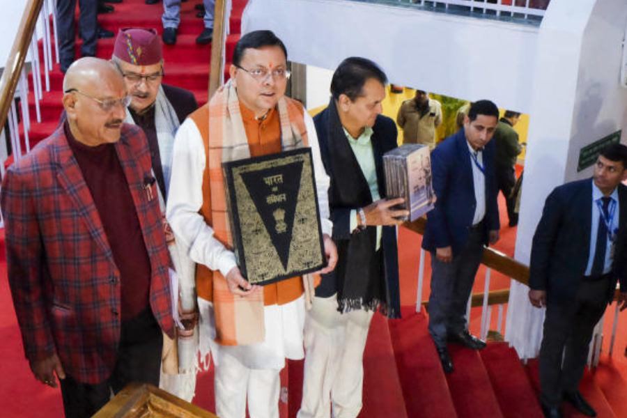 সেই মতো, বিবাহ, সম্পত্তির উত্তরাধিকার, দত্তক গ্রহণের মতো বিষয়গুলিতে সকলের জন্য একই আইন চালু হওয়ার পথে আরও এক ধাপ এগোল হিমালয়ের কোলের এই রাজ্যটি। 