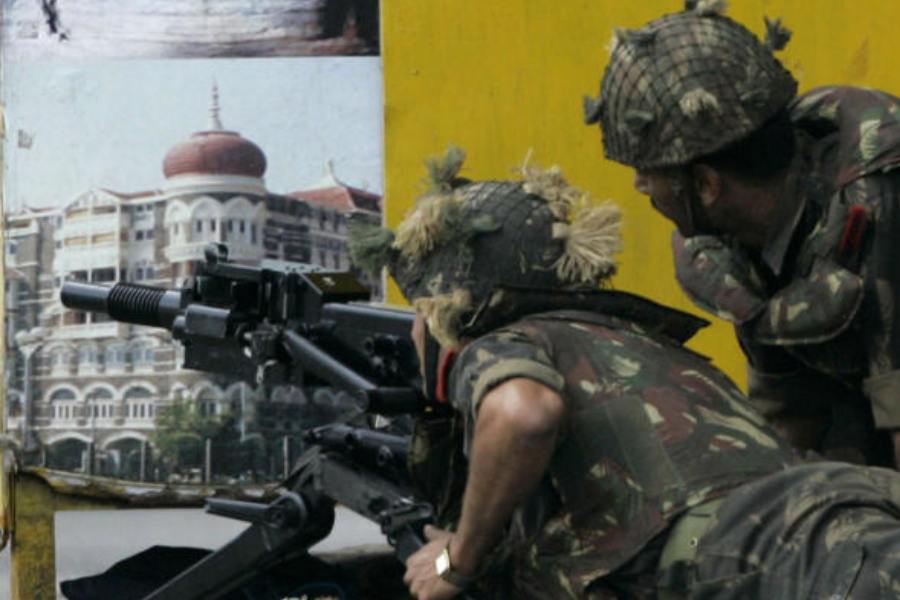 কিছু বলতে গেলেই জুটত মালিকের মারধর। তার উপর বেতন হত না নিয়মিত। 