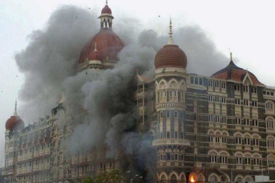 ফলে অধৈর্য হয়ে পড়েছিলেন ভারত থেকে সেখানে কাজ করতে যাওয়া তিন মৎস্যজীবী। 