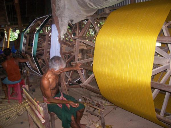 বিশেষজ্ঞদের মতে, এই শাড়ির উৎপত্তিস্থল হিসেবে উঠে আসছে পাথরাইল, নলশোধা, ঘারিন্দা-সহ টাঙ্গাইলের এমন বাইশ-তেইশটি গ্রামের নাম। এদের একদা বাইশগ্রাম বলা হত।
