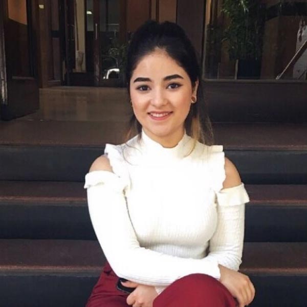 শুধু অভিনয় থেকে নিজেকে সরিয়ে নেওয়ার সিদ্ধান্তই নেননি জ়াইরা। পাশাপাশি সমাজমাধ্যমে তাঁর অনুরাগীদের ধন্যবাদ জানিয়ে লিখেছিলেন, ‘‘আমি সত্যিই ভাগ্যবতী যে এত ভালবাসা পেয়েছি।’’