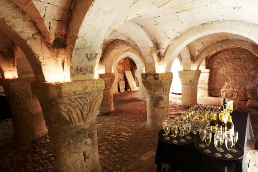 This Valentine’s Day dinner costs 215 dollar where you can eat it inside an ancient jail.