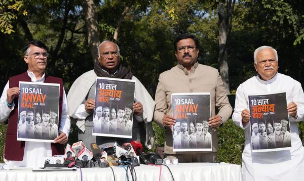 তিনি বলেন, “এই প্রচেষ্টা অত্যন্ত ভাল। দেশের প্রগতিতে যাতে নজর না লাগে, তার জন্য এই ‘কালো টিকা’ অত্যন্ত জরুরি ছিল। যখন ভাল কিছু হয়, তখন কালো টিকা নজর থেকে বাঁচায়। এই ব্যবস্থাকেও স্বাগত জানাচ্ছি।”