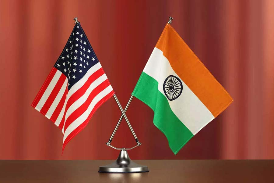 উচ্চশিক্ষায় আগ্রহী ভারতীয় ছাত্রছাত্রীদের কাছে স্বপ্নের ঠিকানা আমেরিকা। প্রতি বছর ভারত থেকে বহু পড়ুয়া আমেরিকায় পাড়ি দেন। সেখানকার বিশ্ববিদ্যালয়ে পড়াশোনার সুযোগ খোঁজেন। 