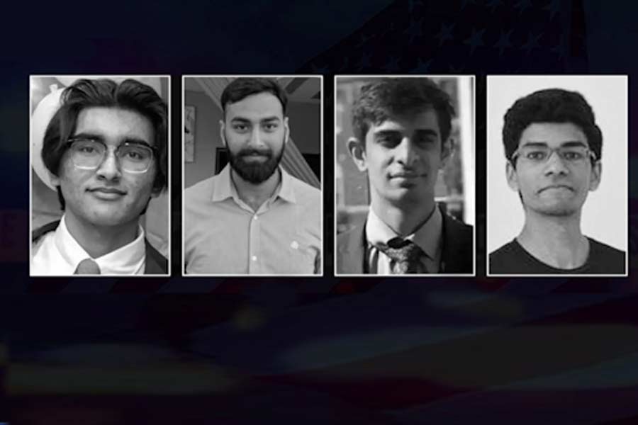 ভারতীয়েরাও আমেরিকায় সেই বিদ্বেষের শিকার বলেই মত পর্যবেক্ষকদের। ভারত থেকে আমেরিকায় যাওয়া পড়ুয়াদের নিচু চোখে দেখেন শ্বেতাঙ্গ আমেরিকানদের একাংশ। দাবি, সেই বিদ্বেষের ফলশ্রুতি পর পর এই মৃত্যুমিছিল। 