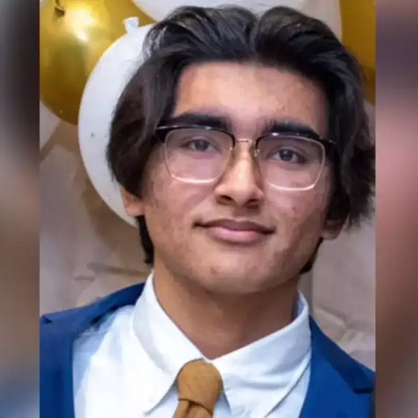 গত ২০ জানুয়ারি অকুল ধাওয়ান নামে এক ভারতীয় পড়ুয়ার দেহ উদ্ধার হয় আমেরিকায়। ‘ইউনিভার্সিটি অফ ইলিনয় আরবানা-শ্যাম্পেন’-এর পড়ুয়া ছিলেন অকুল।