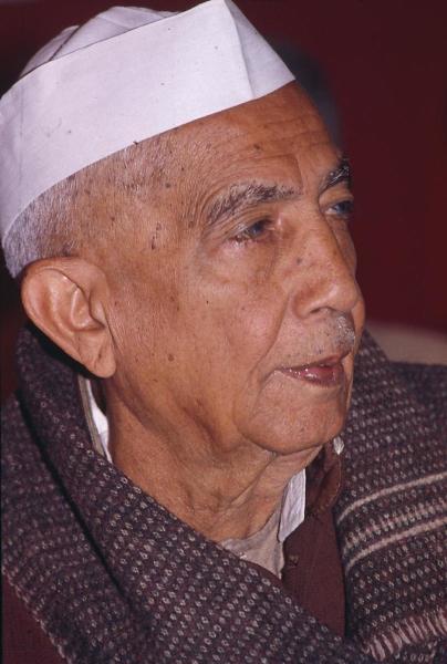 কিন্তু পরে তিনিও কংগ্রেস ছেড়ে নিজস্ব দল গঠন করেন। জনতা পার্টির সঙ্গেও ছিলেন উত্তরপ্রদেশের প্রাক্তন মুখ্যমন্ত্রী চৌধরি চরণ। 