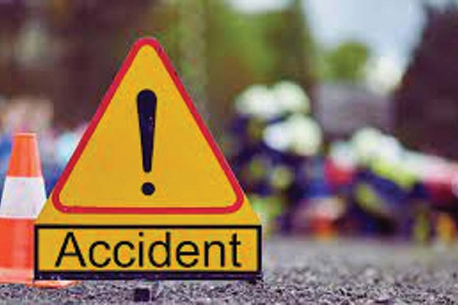 Husband died in a road accident in Nadia when he travelled with pregnant wife