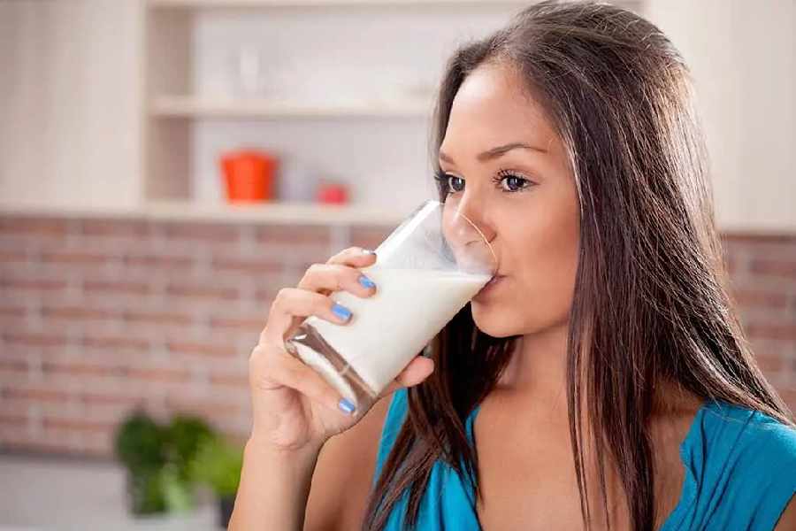All you need to know about the best time to drink milk to get maximum benefits