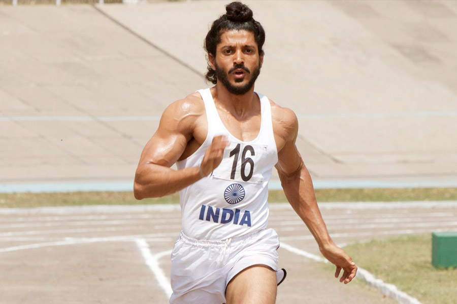 ২০১৩ সালে রাকেশ ওমপ্রকাশ মেহরার পরিচালনায় প্রেক্ষাগৃহে মুক্তি পায় ‘ভাগ মিলখা ভাগ’। ফারহান আখতার এবং সোনম কপূর এই ছবিতে মুখ্যচরিত্রে অভিনয় করেন। বলিপাড়া সূত্রে খবর, বিনা পারিশ্রমিকে এই ছবিতে অভিনয় করেন ফারহান।