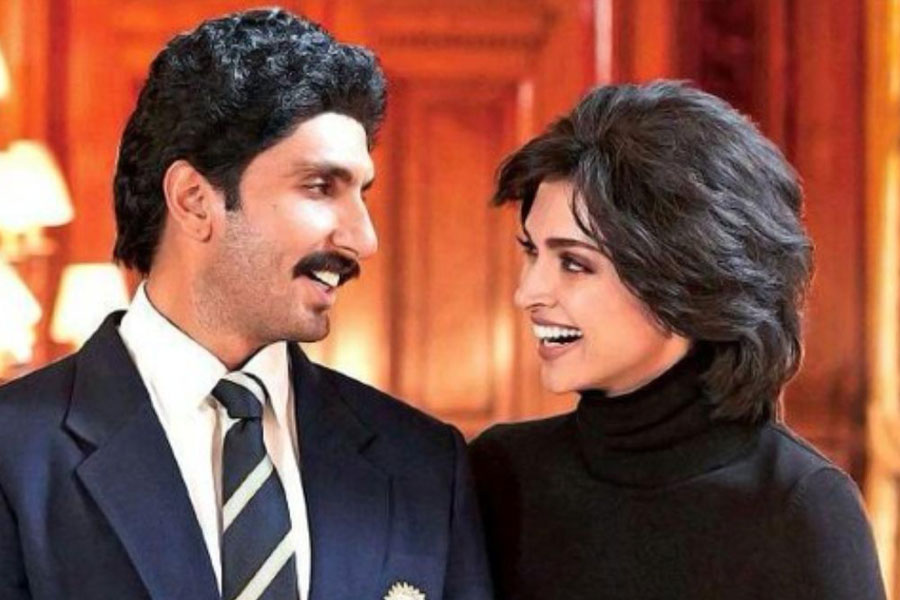 এক পুরনো সাক্ষাৎকারে দীপিকা বলেছিলেন, ‘‘কোনও ছবিতে পার্শ্বচরিত্রে অভিনয়ের জন্য পারিশ্রমিক নিই না আমি।’’ বলিপাড়া সূত্রে খবর, ‘৮৩’ এবং ‘জওয়ান’ ছবিতে পার্শ্বচরিত্রে বিনা পারিশ্রমিকে অভিনয় করেন বলি অভিনেত্রী।