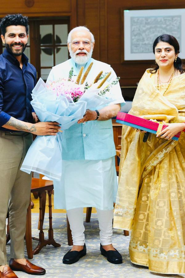 স্পষ্ট করে জবাব না দিলেও রিভাবার কথায় স্পষ্ট, তাঁরও অনেক অভিযোগ রয়েছে শ্বশুরের বিরুদ্ধে।