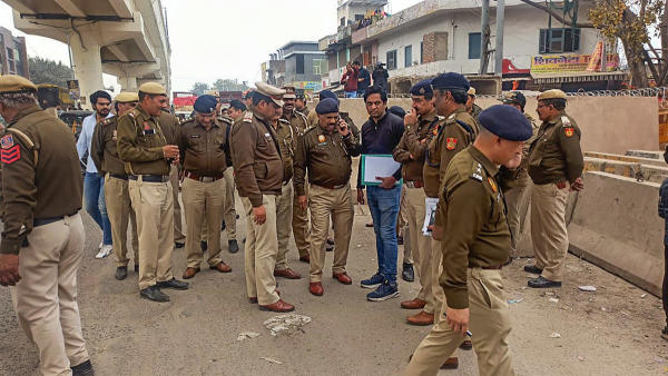 বিক্ষোভকারীরা যাতে অন্যান্য জেলা থেকে হরিয়ানায় ঢুকতে না পারেন, সেই উদ্দেশ্যে রাজ্যের সীমানায় নজরদারি বাড়ানো হয়েছে। অতিরিক্ত ৫০ কোম্পানি পুলিশ মোতায়েন করেছে সে রাজ্যের সরকার।