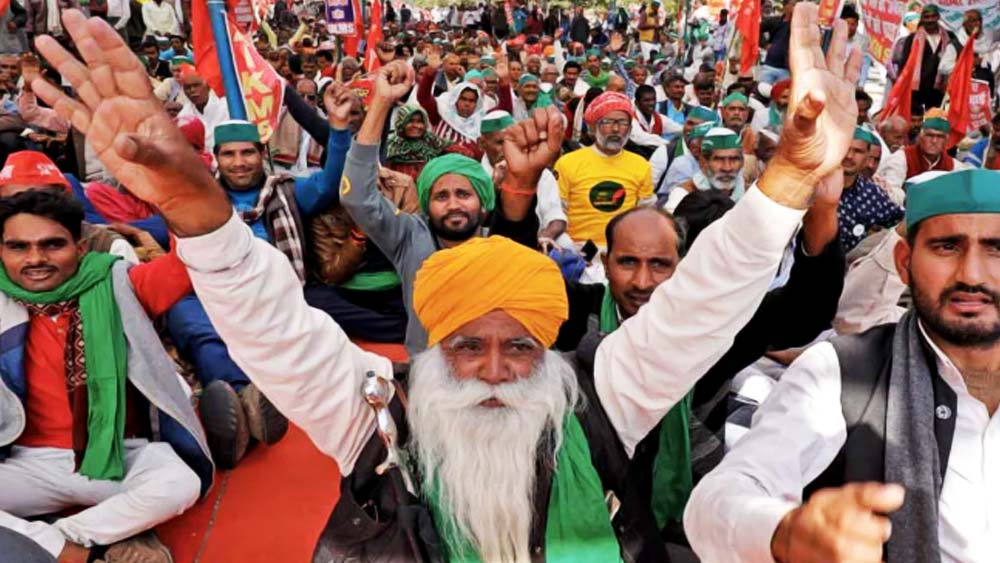 প্রসঙ্গত, ফসলের জন্য ন্যূনতম সহায়ক মূল্যের (এমএসপি) গ্যারান্টি দেওয়ার আইন, কৃষকদের জন্য পেনশন, শস্যবিমা এবং তাঁদের বিরুদ্ধে এফআইআর বাতিলের দাবিতে ১৩ ফেব্রুয়ারি ‘দিল্লি চলো’ ডাক দিয়েছেন উত্তরপ্রদেশ, পঞ্জাব এবং হরিয়ানার কৃষকেরা। 