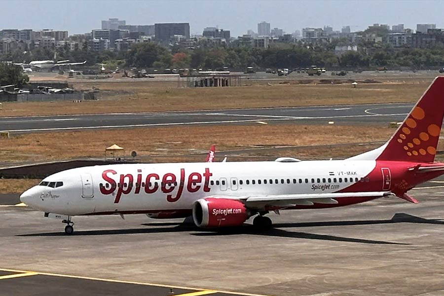 SpiceJet to Lay Off 1400 Employees
