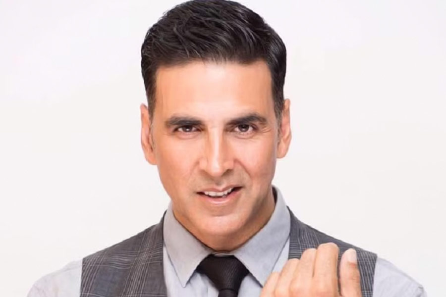 বলিপাড়ায় কানাঘুষো শোনা যায়, চাঁদনি যে বাড়িটি কিনেছেন তার মালিকানা নাকি আগে বলি অভিনেতা অক্ষয় কুমারের কাছে ছিল। অক্ষয়ের পরে সে বাড়িটি কিনেছেন চাঁদনি।