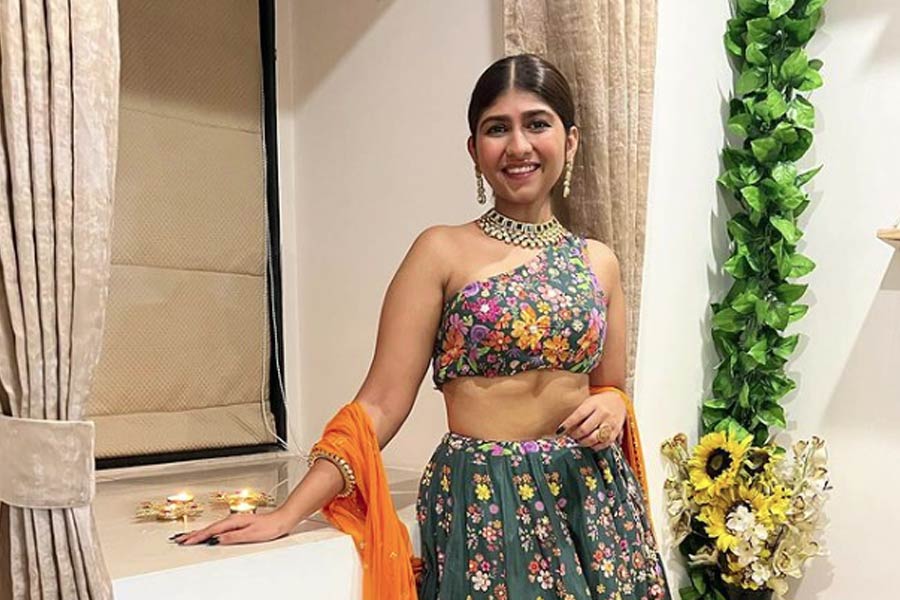 বাড়ি কেনার প্রসঙ্গে চাঁদনি ইনস্টাগ্রামের পাতায় একটি ভিডিয়ো পোস্ট করে বলেন, ‘‘আমার পরিবার খুব খুশি হয়েছে। আমায় নিয়ে সকলেই গর্ব বোধ করছেন।’’ বাড়ি কেনার আগে নাকি ভয়ও পেয়েছিলেন চাঁদনি।