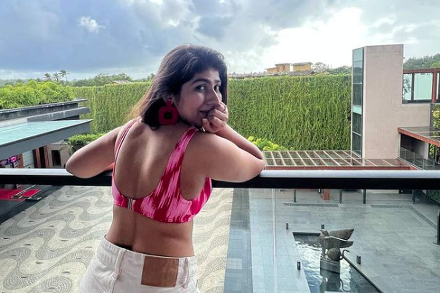 বর্তমানে সমাজমাধ্যমের পরিচিত মুখ চাঁদনি। মজার ভিডিয়ো তৈরি করেই উপার্জন করছেন তিনি। ইতিমধ্যেই ইনস্টাগ্রামে তাঁর অনুরাগীর সংখ্যা সাড়ে চার লক্ষের গণ্ডি পার করে ফেলেছে।