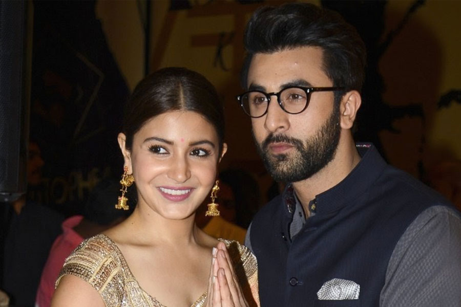 Anushka Sharma Destroys Ranbir Kapoor Savagely In This Old Video While He Tries Shaming Her English