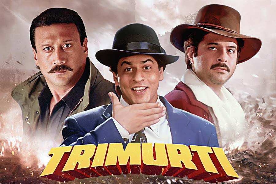 বলিপাড়া সূত্রে খবর, ১১ কোটি টাকা খরচ করে তৈরি হয়েছিল ‘ত্রিমূর্তি’ ছবিটি। সেই সময় যে ছবিগুলি মুক্তি পেত সেগুলির সঙ্গে তুলনা করলে বাজেটের দিক থেকে অনেক এগিয়ে ছিল ‘ত্রিমূর্তি’।