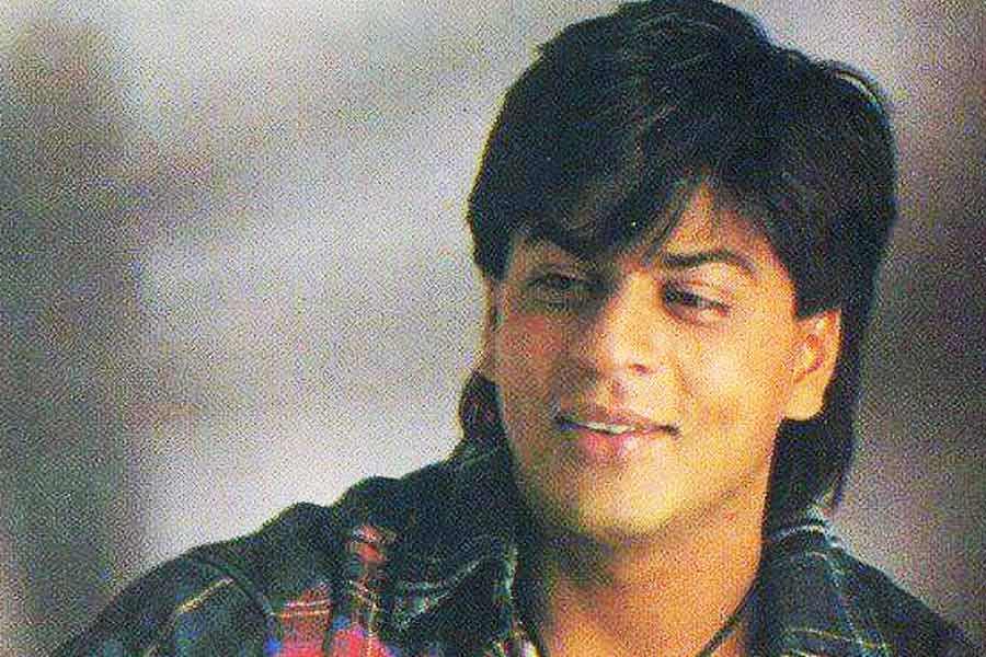 নির্ধারিত তারিখের এক বছর পর ১৯৯৫ সালের ২২ ডিসেম্বর প্রেক্ষাগৃহে মুক্তি পায় ‘ত্রিমূর্তি’। এর ফলে বাজেটও বেড়ে যায়।