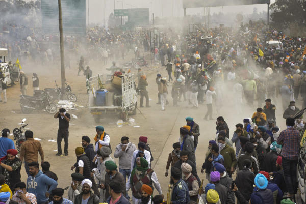 হরিয়ানা সরকার তড়িঘড়ি দু’টি বড় স্টেডিয়ামকে অস্থায়ী জেলে পরিণত করে। কৃষকেরা মিছিল নিয়ে এগিয়ে যাওয়ার সময় কোনও অপ্রীতিকর পরিস্থিতি তৈরি হলে তাঁদের আটক করে ওই দু’টি জেলে রাখা হবে বলে সূত্রের খবর ছিল।