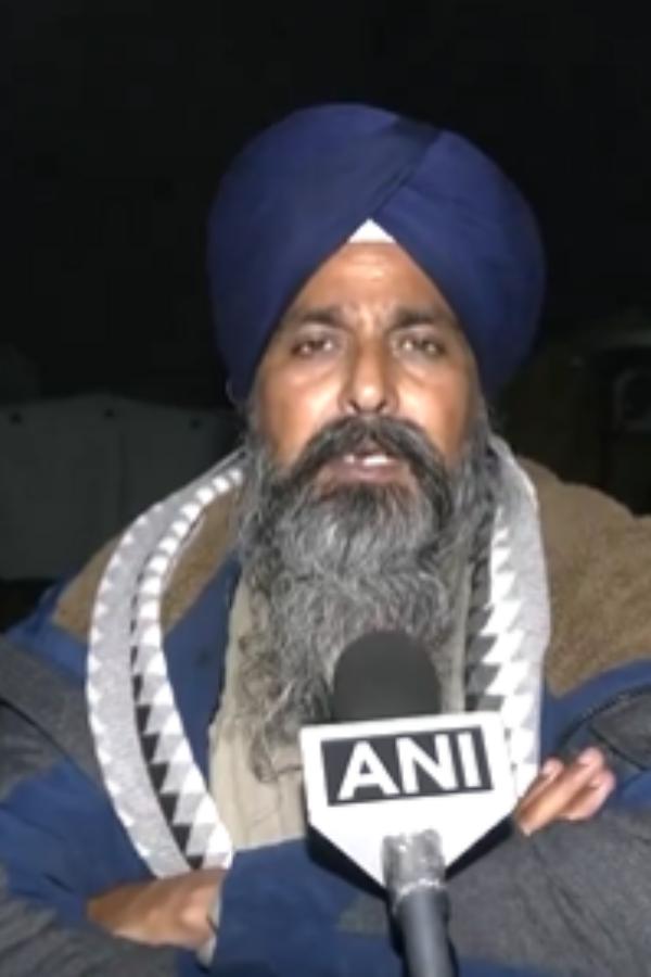 কেন্দ্রীয় দুই মন্ত্রীর সঙ্গে বৈঠক ভেস্তে যাওয়ার পর কৃষকনেতা তথা ‘পঞ্জাব কিসান মজদুর সংঘর্ষ কমিটি’র সাধারণ সম্পাদক সারওয়ান সিংহ পান্ধের জানান, তাঁর সংগঠন ‘দিল্লি চলো’ অভিযানে শামিল হওয়ার সিদ্ধান্ত বহাল রাখছে। 