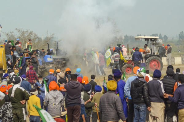কৃষকদের দু’টি বড় সংগঠন সংযুক্ত কিসান মোর্চা এবং কিসান মজদুর মোর্চা গত ডিসেম্বরেই দাবি আদায়ে ‘দিল্লি চলো’ অভিযানের ডাক দেয়। দু’টি সংগঠনের আওতায় মূলত পঞ্জাব, হরিয়ানা, উত্তরপ্রদেশের সাড়ে তিনশোটি ছোট-বড় কৃষক সংগঠন রয়েছে।