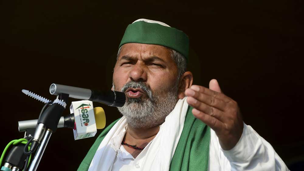 প্রথমে প্রতিবাদী কৃষকদের ‘দিল্লি চলো’ অভিযানে শামিল না হলেও ভারতীয় কিসান ইউনিয়নের নেতা রাকেশ টিকায়েত মঙ্গলবার দুপুরে জানান, তিনি প্রতিবাদী কৃষকদের পাশে রয়েছেন। সরকার সমস্যা তৈরি করলে তিনি যে প্রতিবাদী কৃষকদের পাশে দাঁড়াবেন, তা-ও স্পষ্ট করে দেন রাকেশ। প্রসঙ্গত, ২০২০ সালের আন্দোলনের নেতৃত্বে ছিলেন দুই কৃষকনেতা রাকেশ টিকায়েত এবং গুরনাম সিংহ চারুনি। 