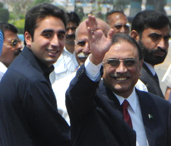 ৩৫ বছরের বিলাবল জানিয়েছিলেন, তিনি প্রধানমন্ত্রী হতে চান না। বরং, প্রেসিডেন্ট পদের জন্য তাঁর বাবা আসিফ আলি জ়ারদারি উপযুক্ত।