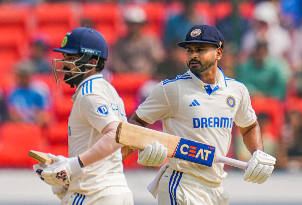 শেষ তিন টেস্টে নেই শ্রেয়স আয়ারও। রাজকোটে খেলতে পারবেন না লোকেশ রাহুলও।