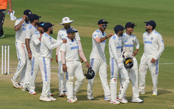 ভারতের সম্ভাব্য প্রথম একাদশ: যশস্বী জয়সওয়াল, রোহিত শর্মা, শুভমন গিল, সরফরাজ খান, রজত পটীদার, রবীন্দ্র জাডেজা, শ্রীকর ভরত, অক্ষর পটেল, রবিচন্দ্রন অশ্বিন, যশপ্রীত বুমরা এবং মহম্মদ সিরাজ।