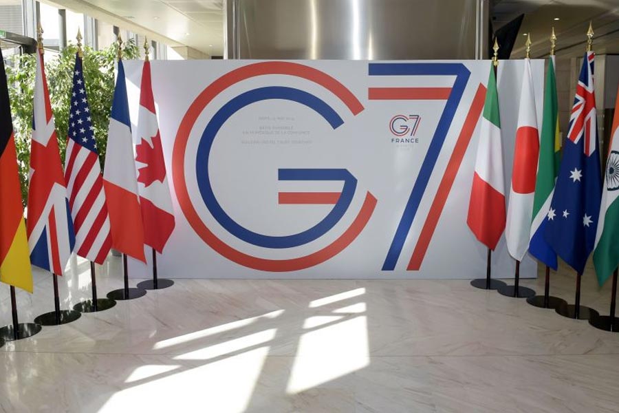  ‘জি৭’ বা ‘গ্রুপ অফ সেভেন’ বিশ্বের সাতটি উন্নত অর্থনীতির একটি গোষ্ঠী। এই সাতটি দেশ হল— কানাডা, ফ্রান্স, জার্মানি, ইতালি, জাপান, ব্রিটেন এবং আমেরিকা।