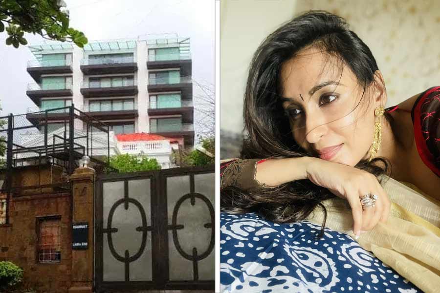 Sayani Datta buys 4 bhk flat in Mumbai band stand area and actress disha patani is her neighbour