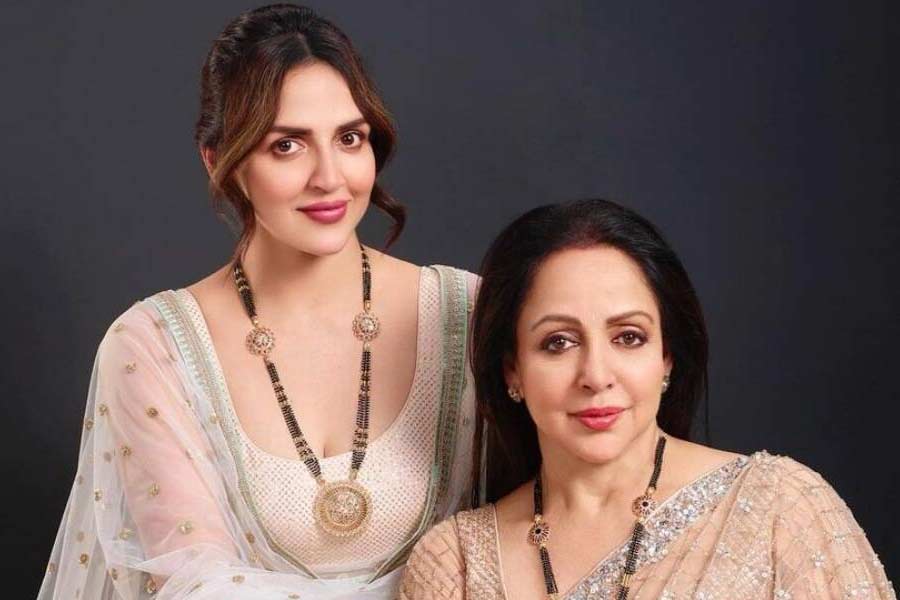 Did Hema malini support her daughter Esha deol on her divorce with bharat Takhtani
