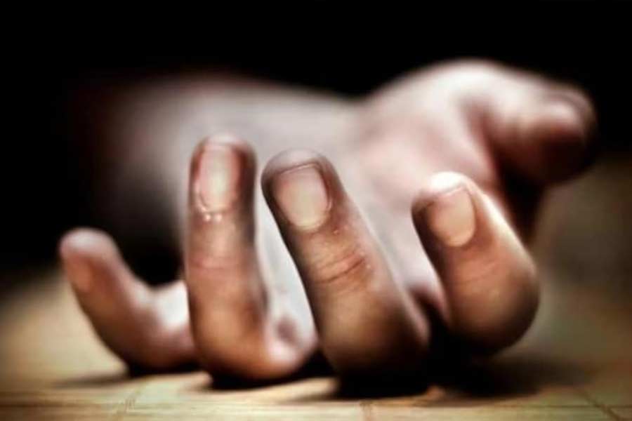 A woman found dead in her house, husband claims ex-lover to kill her dgtl