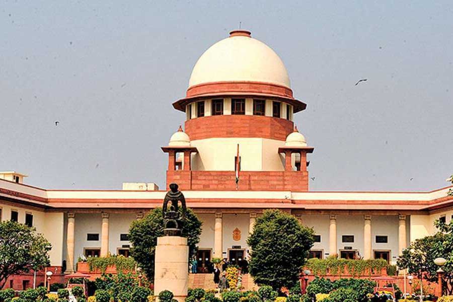 Which political groups were benefited by Electoral Bonds for last few years