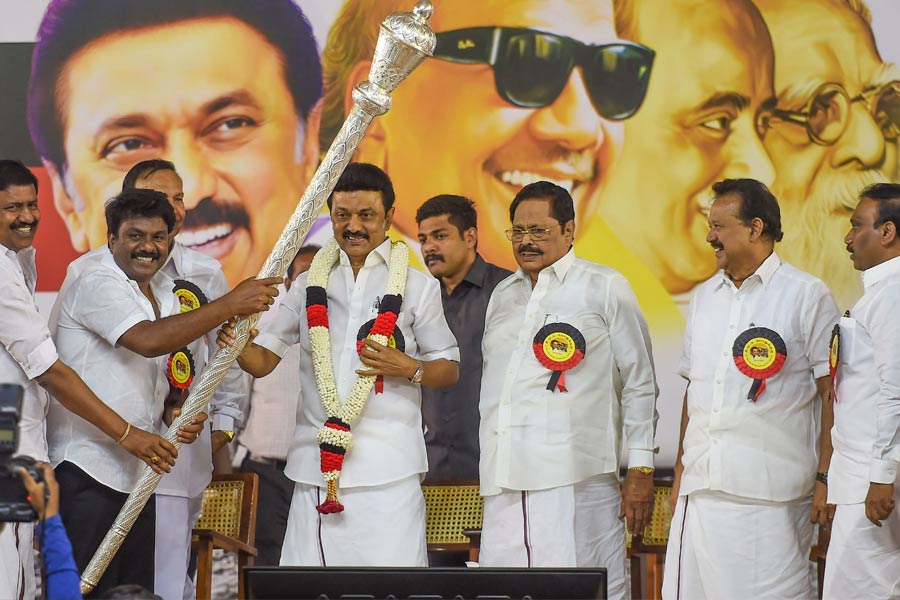 Which political groups were benefited by Electoral Bonds for last few years