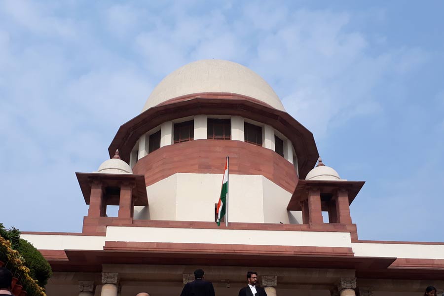 Which political groups were benefited by Electoral Bonds for last few years