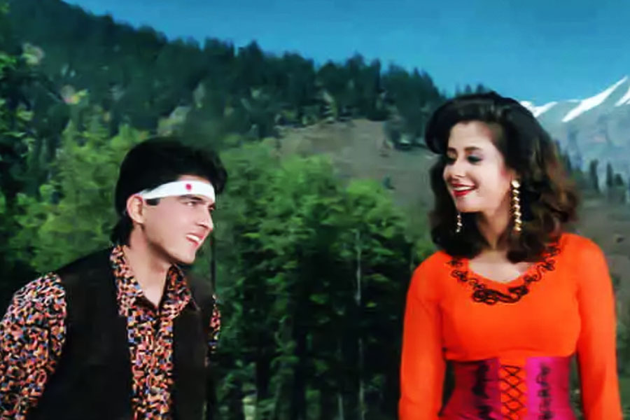 ১৯৯৪ সালে হামিদ আলি খানের পরিচালনায় মুক্তি পায় ‘আ গলে লগ যা’ ছবিটি। রোশনি চরিত্রের জন্য রানিকে অভিনয়ের প্রস্তাব দিয়েছিলেন ছবিনির্মাতারা। কিন্তু কোনও এক অজানা কারণে অভিনয় করতে রাজি হননি অভিনেত্রী।