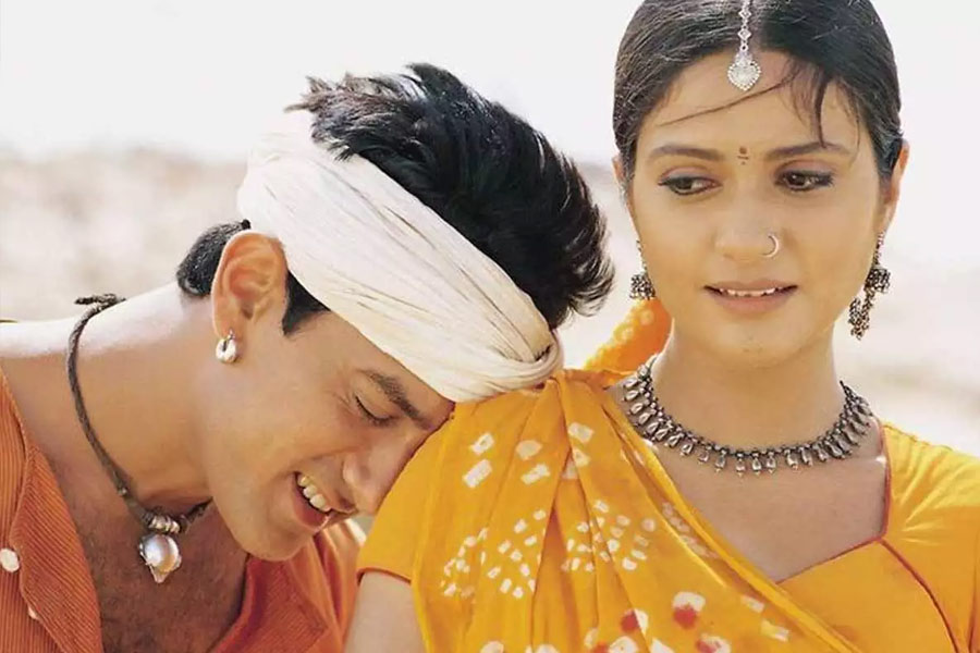 বলিপাড়ায় কানাঘুষো শোনা যায়, ‘লগান’ ছবিতে মুখ্যচরিত্রে আমিরের বিপরীতে অভিনয়ের জন্য প্রস্তাব দেওয়া হয়েছিল রানিকে। কিন্তু এই ছবিতে অভিনয় করতে চাননি তিনি। আমিরের সঙ্গে অভিনয়ের সুযোগ পেয়েও হারিয়েছিলেন অভিনেত্রী। পরে সেই চরিত্রে অভিনয় করতে রাজি হন গ্রেসি।