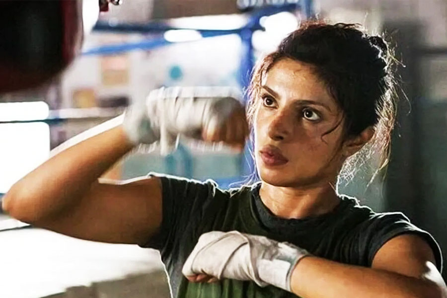 ২০১৪ সালে প্রেক্ষাগৃহে মুক্তি পায় প্রিয়ঙ্কা অভিনীত ‘মেরি কম’ ছবিটি। এই ছবিতে মুখ্যচরিত্রে অভিনয়ের জন্য প্রথমে প্রস্তাব দেওয়া হয়েছিল রানিকে। 