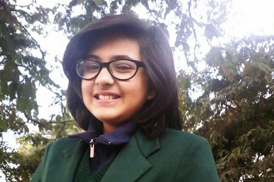 এর পর পুরো শরীর ফুলে যায়। অনেক ডাক্তারের সঙ্গে পরামর্শ করা সত্ত্বেও, তাঁর অসুস্থতার কারণ জানা যায়নি বলে দাবি সুহানির বাবার।